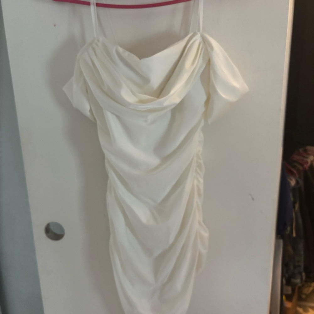 Off-Shoulder Cream Dress - Picture 4 of 5